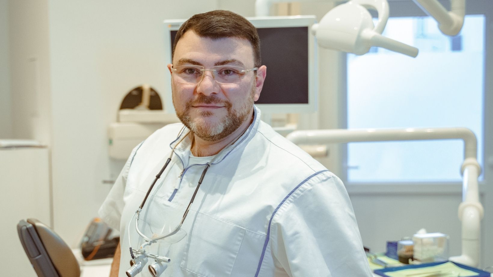 Zahnarztpraxis Simon Bass Berlin Wilmersdorf Implantologie Zahnarzt Implantat